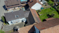 VERKAUFT - Älteres Einfamilienhaus mit Scheune und großem Garten - Luftaufnahme