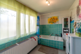 RESERVIERT - Älteres 1-2-Familienhaus mit Charme und viel Platz für die Familie - RESERVIERT - Badezimmer mit Badewanne